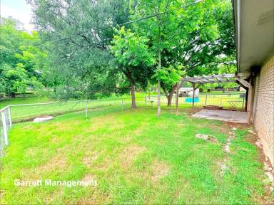 Main picture of 106 N Fairview St