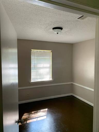Main picture of 114 Cedar Crest St