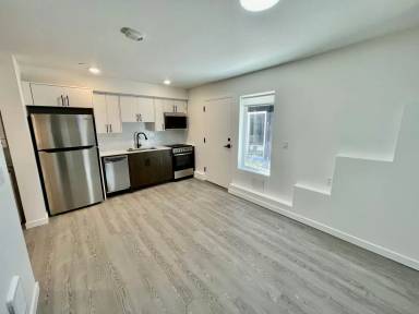 Main picture of 3727 S Hood Ave