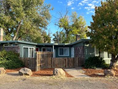 Main picture of 517 W Main St