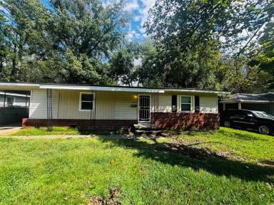 Main picture of 3084 Oak Forest Dr