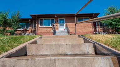 Main picture of 2055 S Lincoln St
