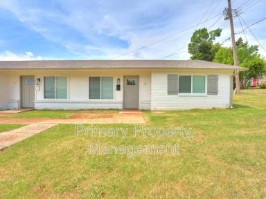Main picture of 1009 E Main St