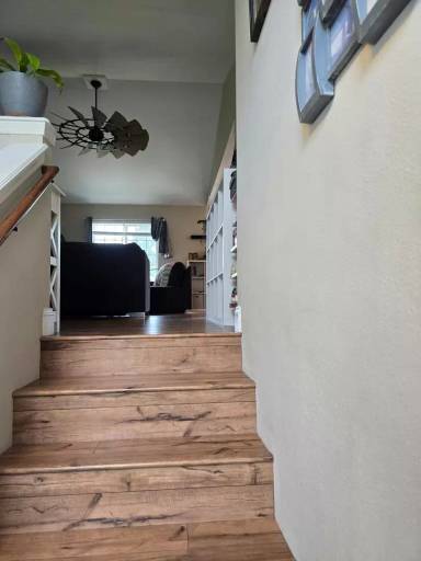 Main picture of 203 Ridgeview Dr