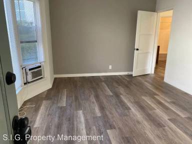 Main picture of 1420 E Wilson Ave