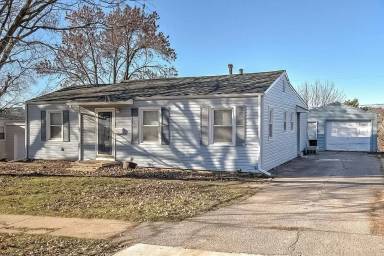 Main picture of 814 N 78th St