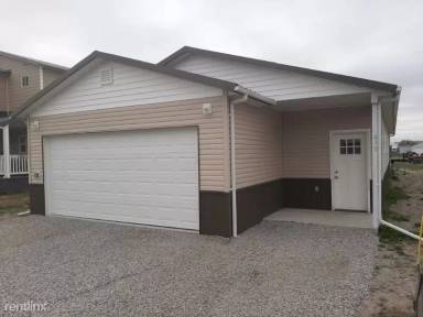 Main picture of 304 W Adams St