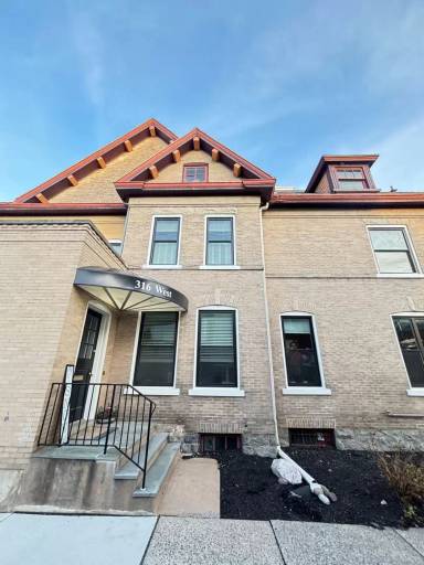 Main picture of 316 W Broad St