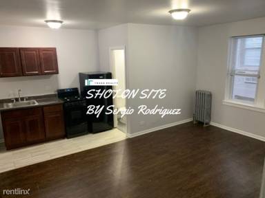 Main picture of 5710 N Winthrop Ave