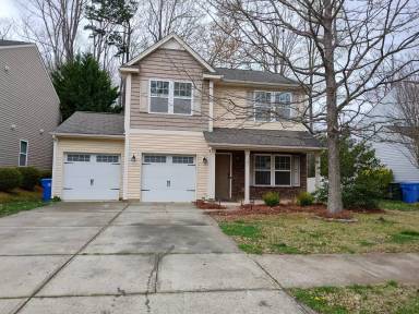 Main picture of 121 N Cromwell Dr