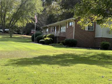 Main picture of 671 Doyle St