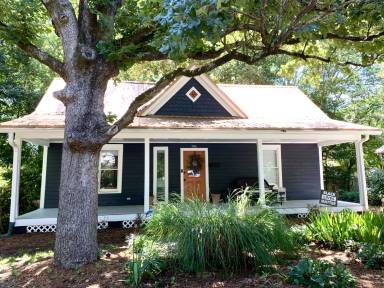 Main picture of 506 Oak Ave