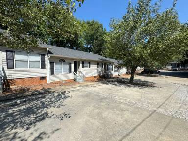 Main picture of 1300 Old Concord Rd