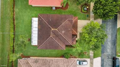 Main picture of 2390 SE 5th Ct