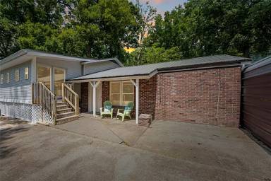 Main picture of 15 Robin Ln