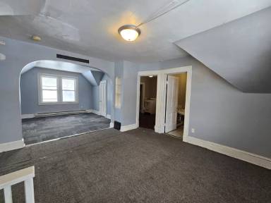 Main picture of 102 1/2 South St