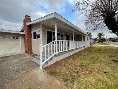 Main picture of 612 S Midway Dr