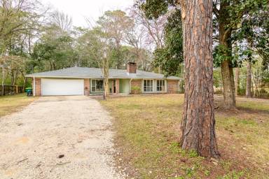 Main picture of 1688 Vine Ave