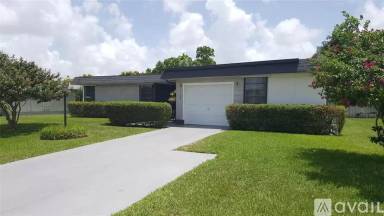 Main picture of 7108 NW 66th St