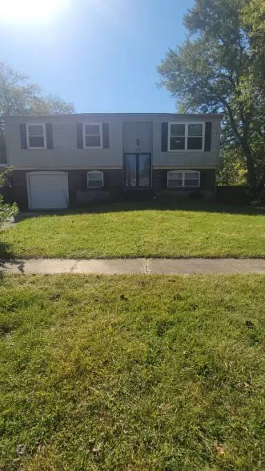 Main picture of 102 Glissade Dr