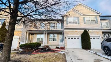 Main picture of 34 Compass Cir