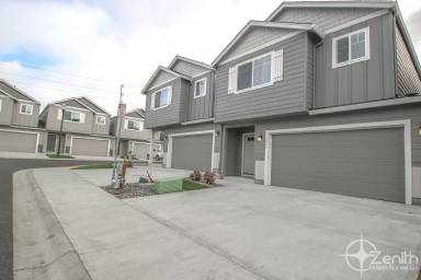 Main picture of 7415 NE 136th Ave
