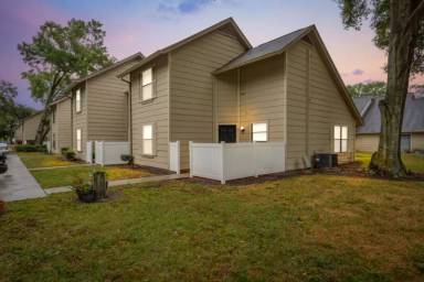 Main picture of 2562 Monica Ct