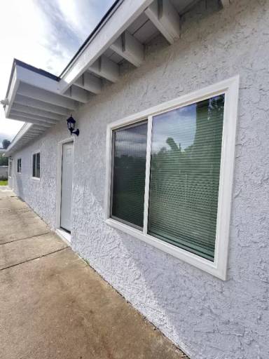 Main picture of 1442 W Grand Ave