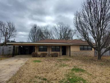 Main picture of 1000 Ronald St