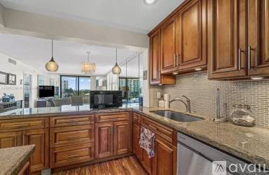 Main picture of 801 N Ocean Blvd