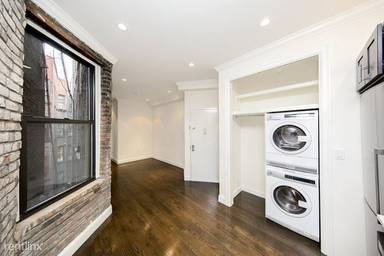 Main picture of 400 E 74th St
