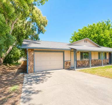 Main picture of 19066 Shoreline Dr