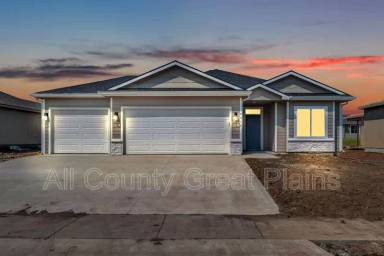 Main picture of 2712 E 26th Ter