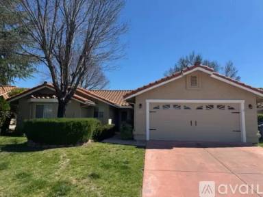 Main picture of 920 Inverness Dr