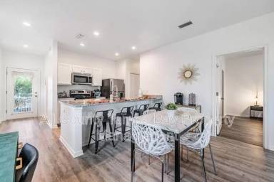 Main picture of 2604 N Highland Ave