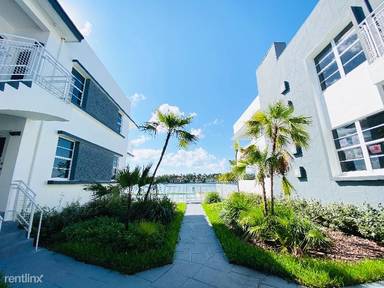 Main picture of 948 Bay Dr