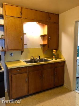 Main picture of 2717 Broadway