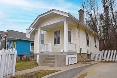Main picture of 3510 Tarpis Ave