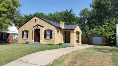 Main picture of 2327 NW 21st St