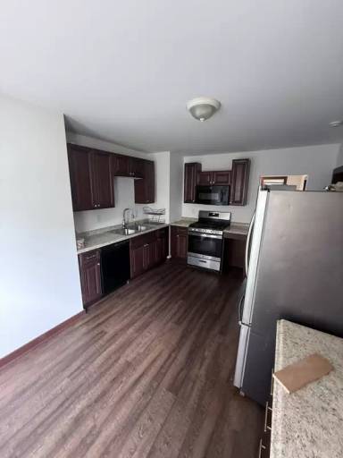 Main picture of 841 East St