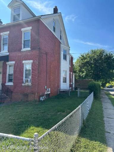 Main picture of 38 Chestnut St