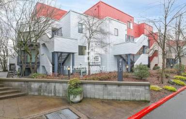 Main picture of 720 NW Naito Pkwy