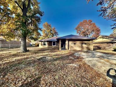 Main picture of 1515 W Lilac St