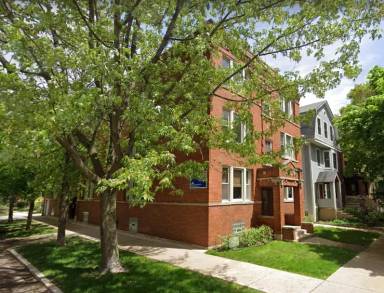 Main picture of 3805 N Leavitt St