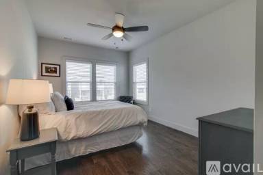 Main picture of 870 Kirkwood Ave