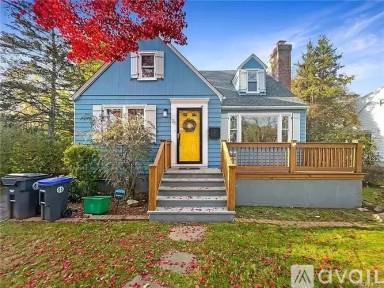 Main picture of 21 Hickory St