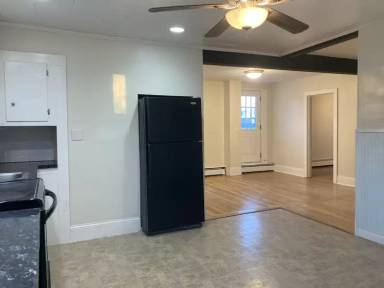 Main picture of 28 1/2 Grove St