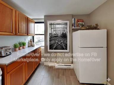 Main picture of 33 S 18th St