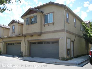 Main picture of 1367 Reagan Way
