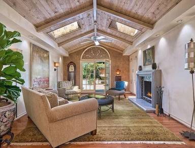 Main picture of 2229 S Beverly Dr